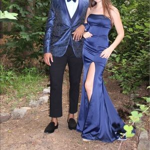 Long navy blue prom dress Sz 4 NWT